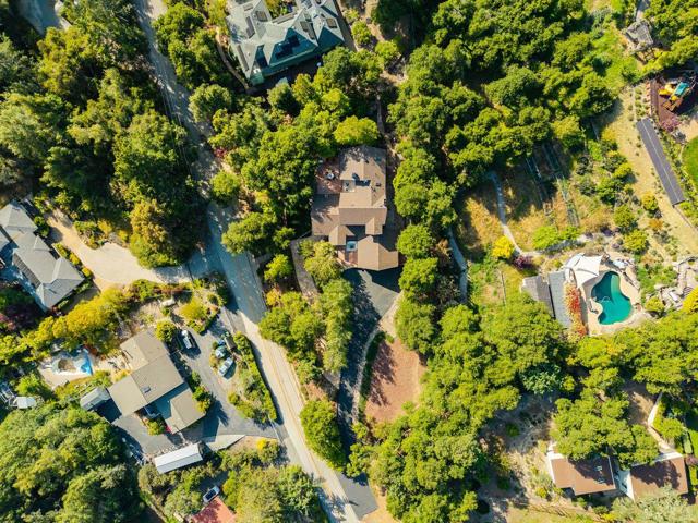 23447 Skyview Terrace, Los Gatos CA: https://media.crmls.org/mediaz/ab98847c-019b-41f0-a65c-5c98aeb9563f.jpg