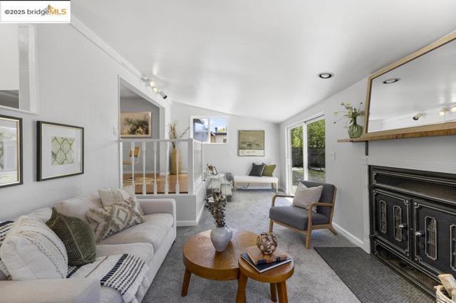 615 Manuel Dr, Novato CA: https://media.crmls.org/mediaz/ab988cc2-17c8-4871-b475-b632d5317a54.jpg