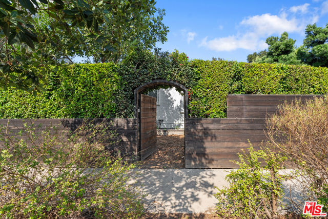 4031 Edenhurst Avenue, Los Angeles CA: https://media.crmls.org/mediaz/ab993a6f-0075-49a6-af32-b6de117b45cd.jpg