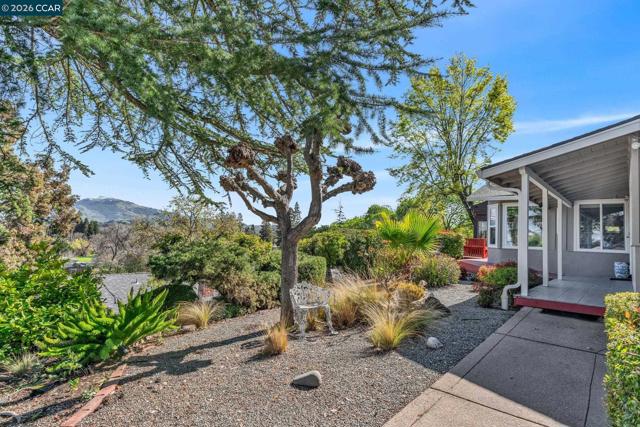 Image 2 of 49 For 2081 Essenay Ave