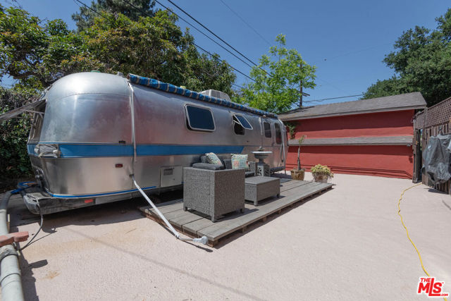 3022 Silver Lake Boulevard, Los Angeles CA: https://media.crmls.org/mediaz/ab9b6341-2854-4d7d-acb4-8c6ba0814475.jpg