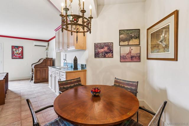 1295 W Redwood St, San Diego CA: https://media.crmls.org/mediaz/ab9bf1f0-22a4-463d-a0f5-8c47a623ad13.jpg