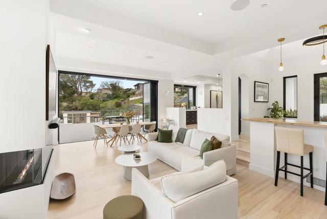 Detail Gallery Image 8 of 22 For 318 S Nardo, Solana Beach,  CA 92075 - 7 Beds | 7/1 Baths