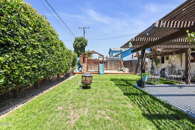 1437 Exeter Avenue, Ventura CA: https://media.crmls.org/mediaz/ab9c1435-fc3b-44cc-b255-81cde471cb3d.jpg