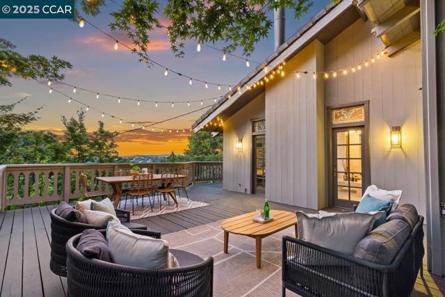357 El Toyonal, Orinda CA: https://media.crmls.org/mediaz/ab9cc4d0-60ee-42bc-92e4-c049c796c7bf.jpg