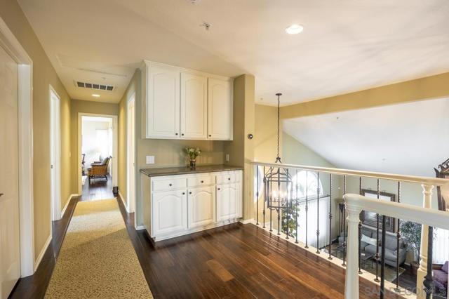 3245 Brookside Ln, Encinitas CA: https://media.crmls.org/mediaz/ab9cedb6-9cc8-4758-97c1-b309e6384ecd.jpg
