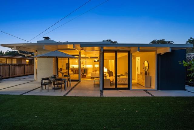 986 Loma Verde Avenue, Palo Alto CA: https://media.crmls.org/mediaz/ab9daeaa-6bf0-4654-98a9-3a65c76654e1.jpg