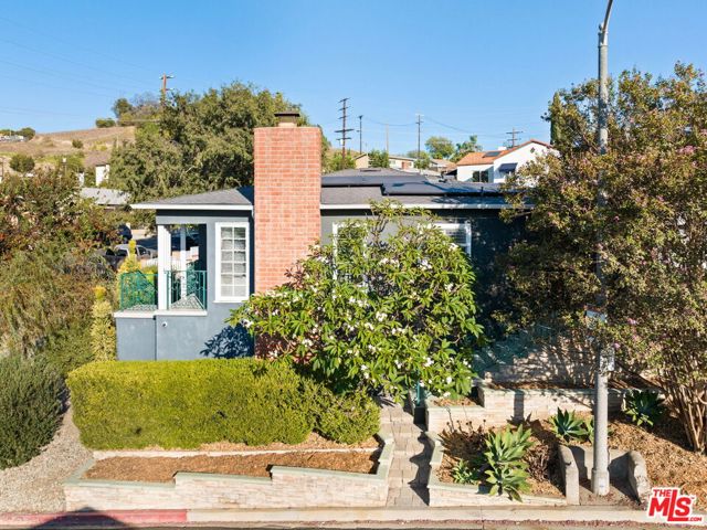2533 Lombardy Boulevard photo 35