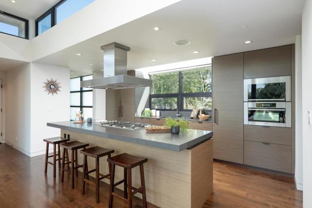 5 Drayton Road, Hillsborough CA: https://media.crmls.org/mediaz/ab9e999a-0957-490f-a447-89db8b19a299.jpg
