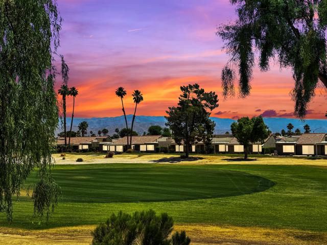 40492 Bay Hill Way, Palm Desert CA: https://media.crmls.org/mediaz/ab9ec5f6-6b63-40e0-8f93-64a678b29c4f.jpg