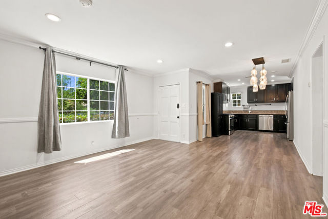 7048 Zelzah Avenue photo 8