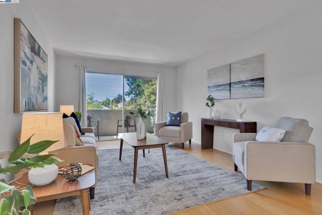 415 Cornell Ave, Albany CA: https://media.crmls.org/mediaz/ab9fc1e4-22cd-44f5-91d7-a8d36001d35c.jpg