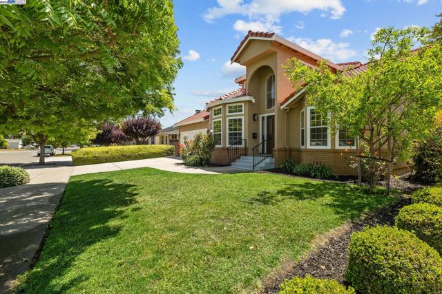 2316 Tulip Rd, San Jose CA: https://media.crmls.org/mediaz/aba08e38-d0cb-4f53-a051-a4863ead8ac0.jpg