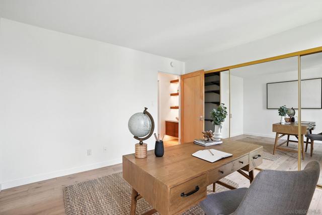 222 Quince St, San Diego CA: https://media.crmls.org/mediaz/aba0d13a-3f8d-4eb7-8a56-c68085e652ab.jpg