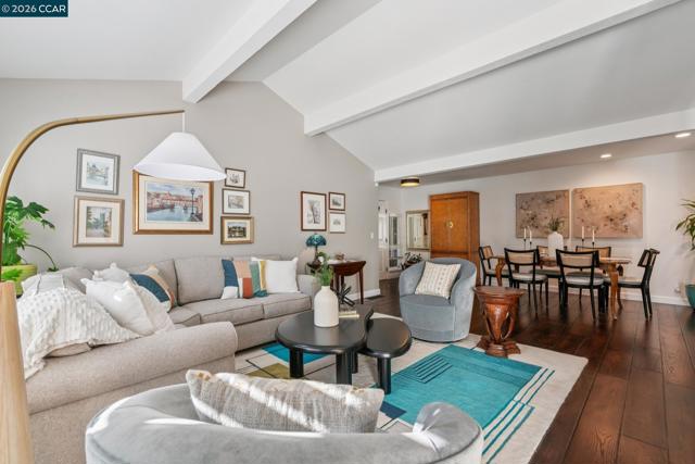 843 Luz Ct, Danville CA: https://media.crmls.org/mediaz/aba0e226-7275-4784-9ca9-de003daedd5a.jpg