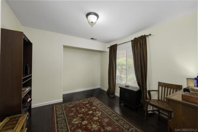 1709 Doral Gln, Escondido CA: https://media.crmls.org/mediaz/aba112d7-43b4-451c-a989-568a2a0c8f38.jpg