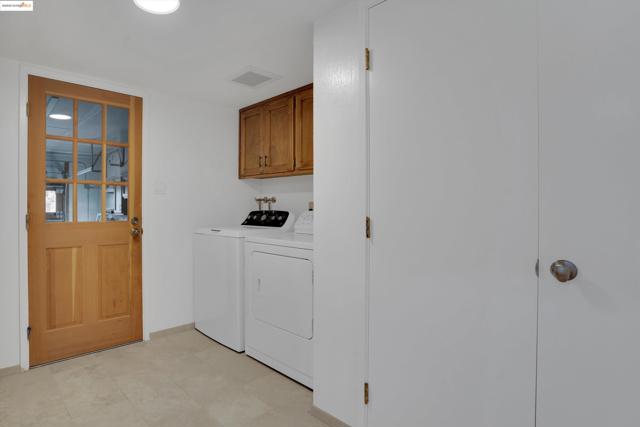 17 Pomo Ct, Napa CA: https://media.crmls.org/mediaz/aba22510-13f7-497a-97f8-bceca2c58d89.jpg