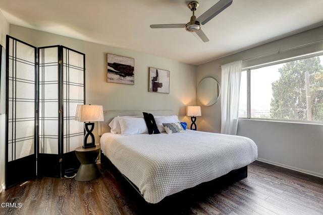 1998 Barnett Way, Los Angeles CA: https://media.crmls.org/mediaz/aba26fbe-6ecf-4ae1-9f89-c94265b14c56.jpg