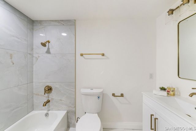 3424 Lockwood DR, San Diego CA: https://media.crmls.org/mediaz/aba32e5e-f23f-462d-94e6-64b4928fada4.jpg
