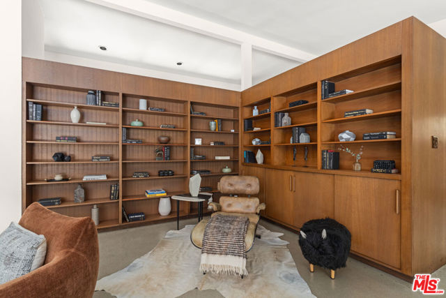 1234 Woodland Drive, Santa Paula CA: https://media.crmls.org/mediaz/aba383ce-8951-4bf2-acc7-8db5bc15d99d.jpg