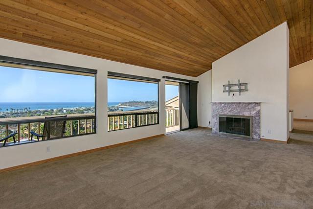2150 Balboa Ave, Del Mar CA: https://media.crmls.org/mediaz/aba3964d-763a-4d12-ac01-539ee1d98751.jpg