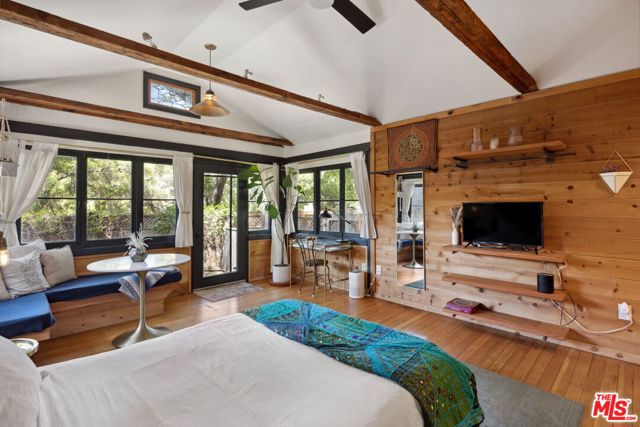 1256 N Topanga Canyon Boulevard, Topanga CA: https://media.crmls.org/mediaz/aba397ca-7119-4d85-9c66-6d9d02e7580c.jpg