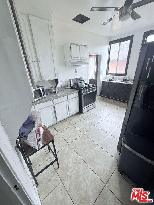 3160 Fairmount Street, Los Angeles CA: https://media.crmls.org/mediaz/aba3bd31-a363-40dc-8596-bc9b024fbfe3.jpg