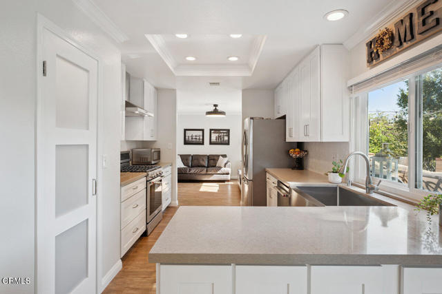354 Larch Crest Court, Newbury Park CA: https://media.crmls.org/mediaz/aba480cd-cda4-4593-9ed9-e6ad3c2c6940.jpg