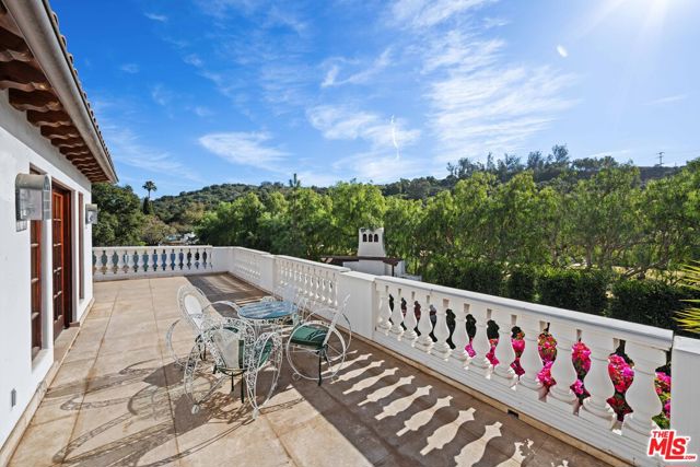 2347 E Valley Road, Santa Barbara CA: https://media.crmls.org/mediaz/aba49108-970e-4784-86c8-65e791131897.jpg
