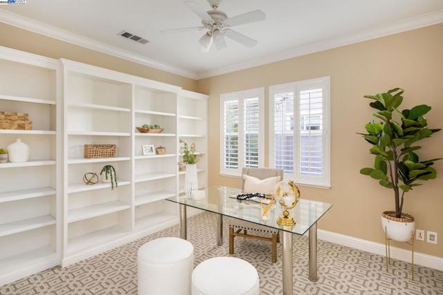 10828 Inspiration Cir, Dublin CA: https://media.crmls.org/mediaz/aba49365-50bd-4e64-b9a4-826eccddd706.jpg