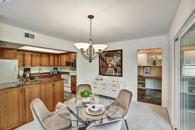 2841 Ptarmigan Dr, Walnut Creek CA: https://media.crmls.org/mediaz/aba55929-4d8e-4450-bc81-8cfcfc953be3.jpg
