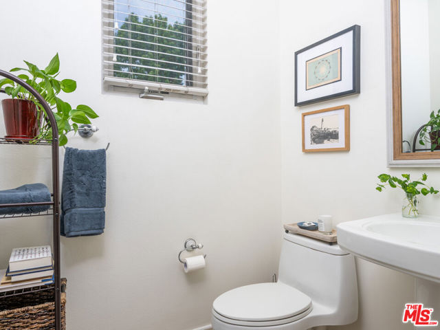 11428 National Boulevard, Los Angeles CA: https://media.crmls.org/mediaz/aba575b6-6d1f-4c09-aabb-fd9cc6a1135a.jpg