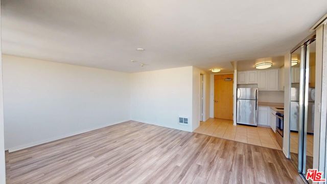 1431 Ocean Avenue, Santa Monica CA: https://media.crmls.org/mediaz/aba66868-4ef0-48be-bc60-2657bd1e5bdf.jpg