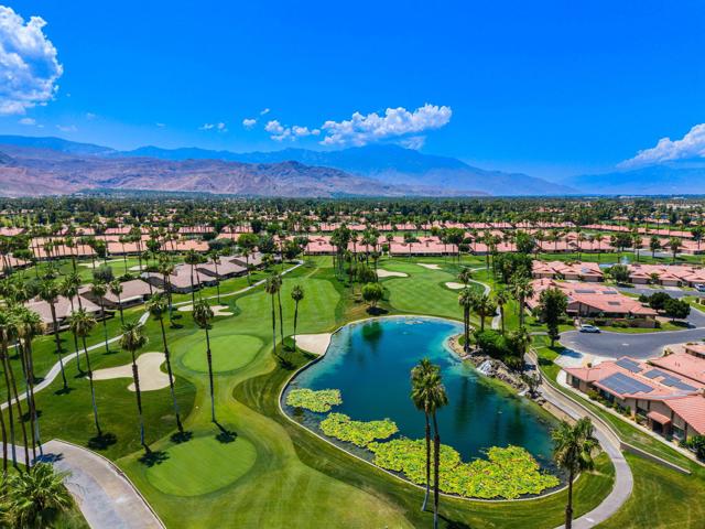 99 Camino Arroyo Place, Palm Desert CA: https://media.crmls.org/mediaz/aba723b4-5ec2-4636-8b94-15bcf9f05843.jpg