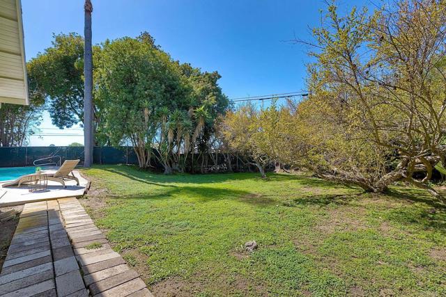 Image 5 of 40 For 3897 Park Dr.