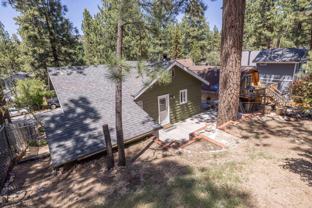 308 W Rainbow Boulevard, Big Bear CA: https://media.crmls.org/mediaz/aba7eff3-e7f1-4f20-8da1-87a1b6502866.jpg