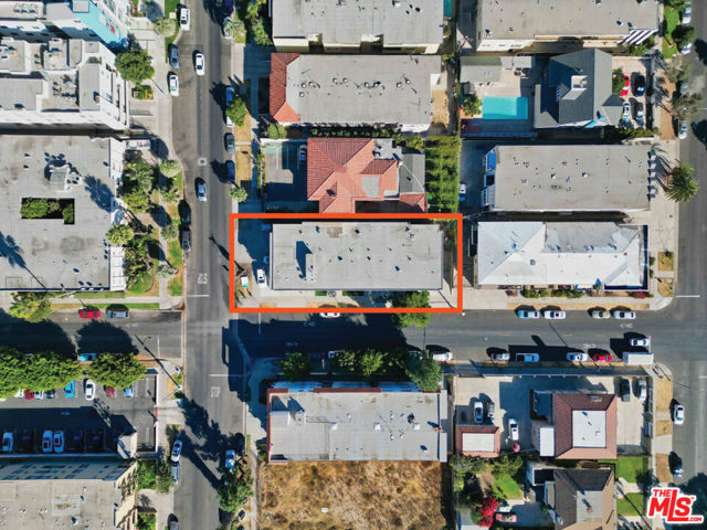 4171 W 4th Street, Los Angeles CA: https://media.crmls.org/mediaz/aba83bf4-5709-4150-a5cd-2a91fab50821.jpg