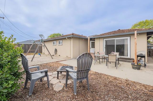528 La Mesa Drive, Salinas CA: https://media.crmls.org/mediaz/aba85fdd-dd77-4884-a8f2-e2ee347e495f.jpg