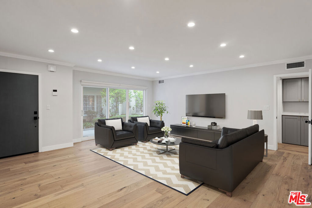 153 S Palm Drive #5