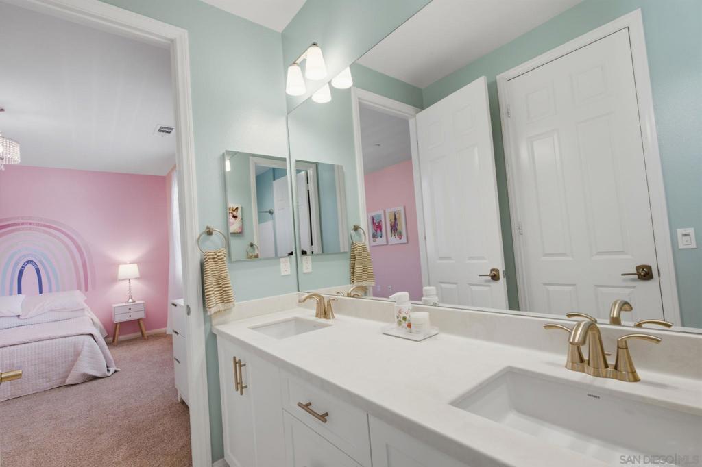 716 Thorntree Ct - photo 18