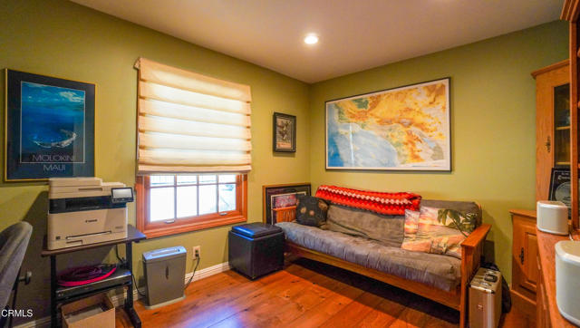 1542 Uppingham Drive, Thousand Oaks CA: https://media.crmls.org/mediaz/aba8e4a8-edf2-45e6-992c-23cd00ca162e.jpg