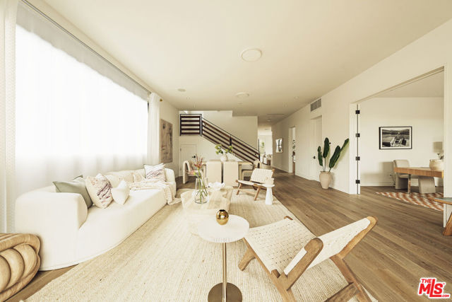2114 Pier Avenue photo 8