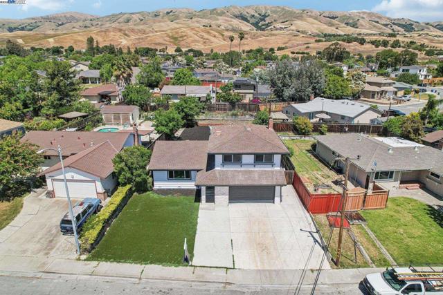 48344 Conifer St, Fremont CA: https://media.crmls.org/mediaz/aba93de5-37d1-4c13-b57e-b5bb7b39b82d.jpg