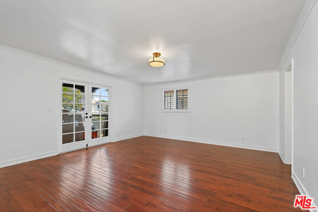 322 25th Street, Santa Monica CA: https://media.crmls.org/mediaz/aba9d385-13a6-4a64-ae74-dedcc62c8846.jpg