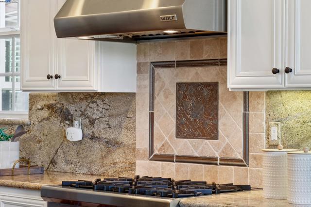 2307 Vineyard Heights Ln, Pleasanton CA: https://media.crmls.org/mediaz/aba9f77c-f244-4167-9345-add1fd41478a.jpg