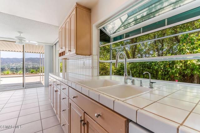 18854 Edleen Drive, Tarzana CA: https://media.crmls.org/mediaz/abaa952e-a566-42ae-8fbe-8d2e71e7f9cc.jpg