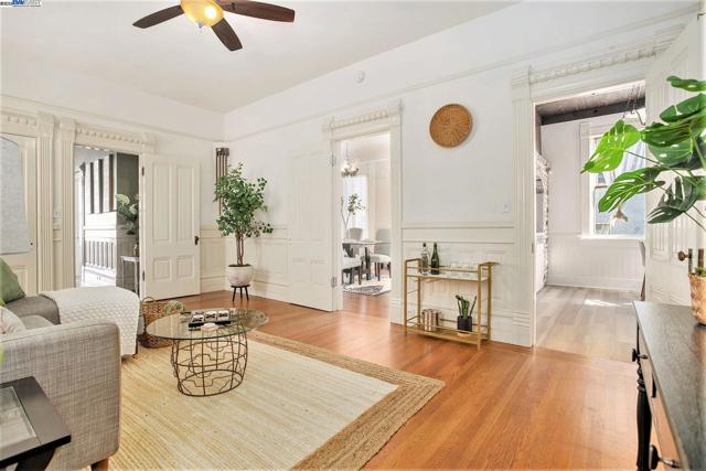 2120 Encinal, Alameda CA: https://media.crmls.org/mediaz/abab4f7c-ac65-4035-a305-a12fa5e00a69.jpg