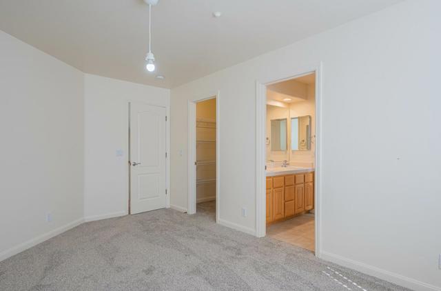 27606 Prestancia Circle, Salinas CA: https://media.crmls.org/mediaz/abac0e38-54a2-4f27-84b3-dd29997a3fb3.jpg