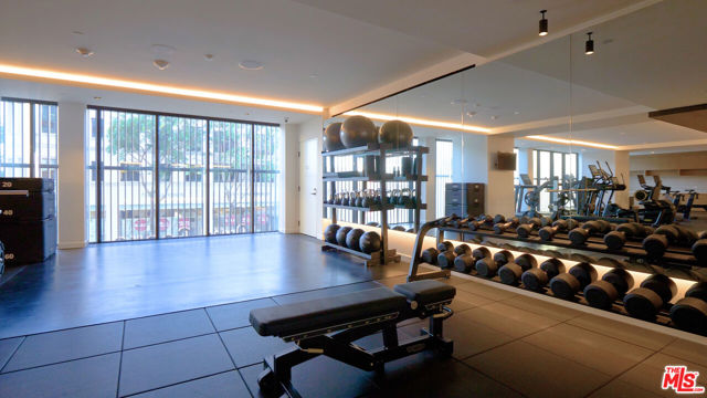 8899 Beverly Boulevard, West Hollywood CA: https://media.crmls.org/mediaz/abac89e1-a6cd-43f7-99be-14bb480b93f3.jpg