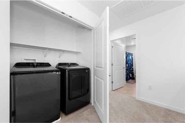 7741 Forestdale Way, Elk Grove CA: https://media.crmls.org/mediaz/abad9538-115a-421a-82aa-b5dbf32932d8.jpg